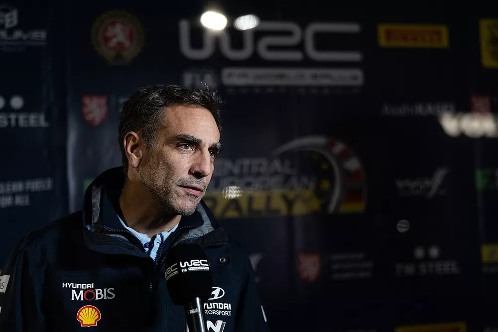 Abiteboul: “2024’te Hyundai’de Neuville ve Tanak arasında eşitlik olacak”