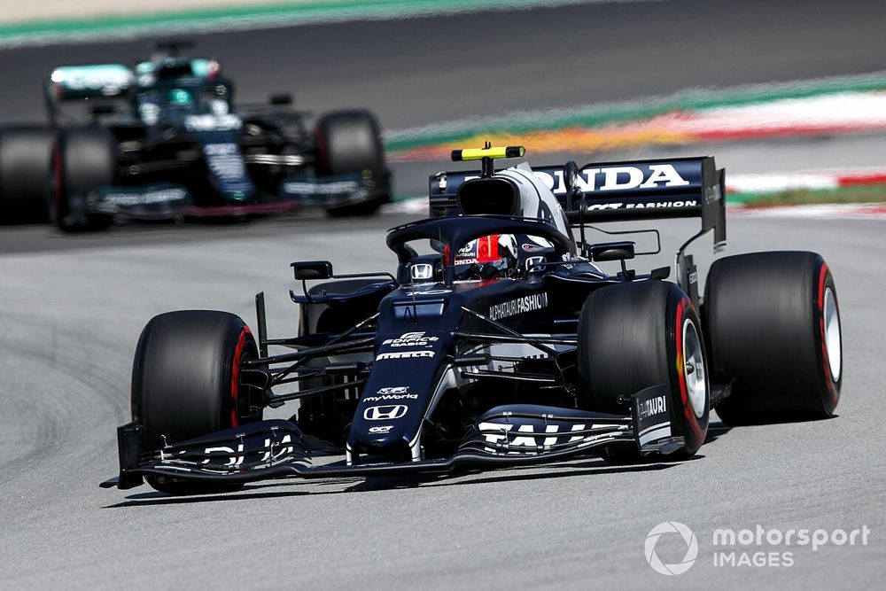 Pierre Gasly, AlphaTauri AT02, Lance Stroll, Aston Martin AMR21