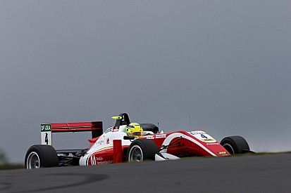 Мик Шумахер выиграл четвертый раз подряд и вышел в лидеры Формулы 3