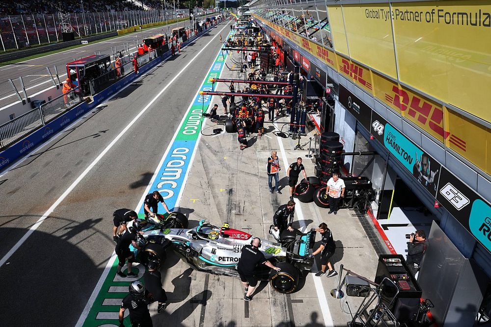 Lewis Hamilton, Mercedes W13