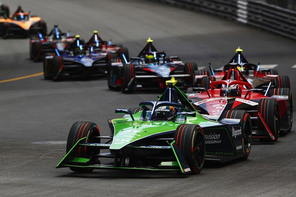 Nick Cassidy, Envision Racing, Jaguar I-TYPE 6 Jake Dennis, Andretti Autosport, Porsche 99 X Electric Gen3