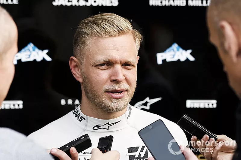 Kevin Magnussen, Haas F1, donnant une interview
