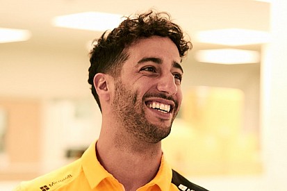 Eerste foto’s van Ricciardo in Renault-kleuren verschenen