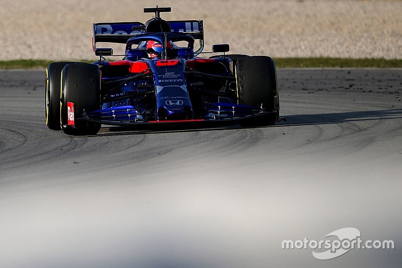Fotogallery F1: Kvyat e Albon hanno portato al debutto la Toro Rosso STR14 nei test di Barcellona