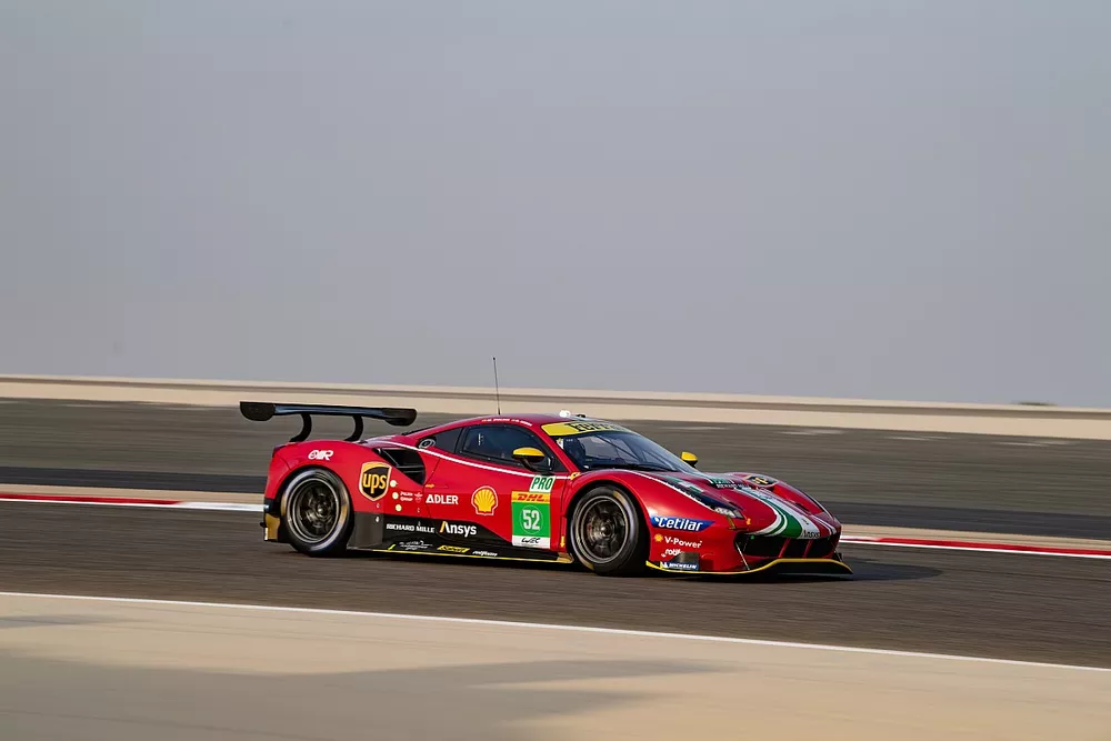 #52 AF Corse Ferrari 488 GTE Evo: Daniel Serra, Miguel Molina
