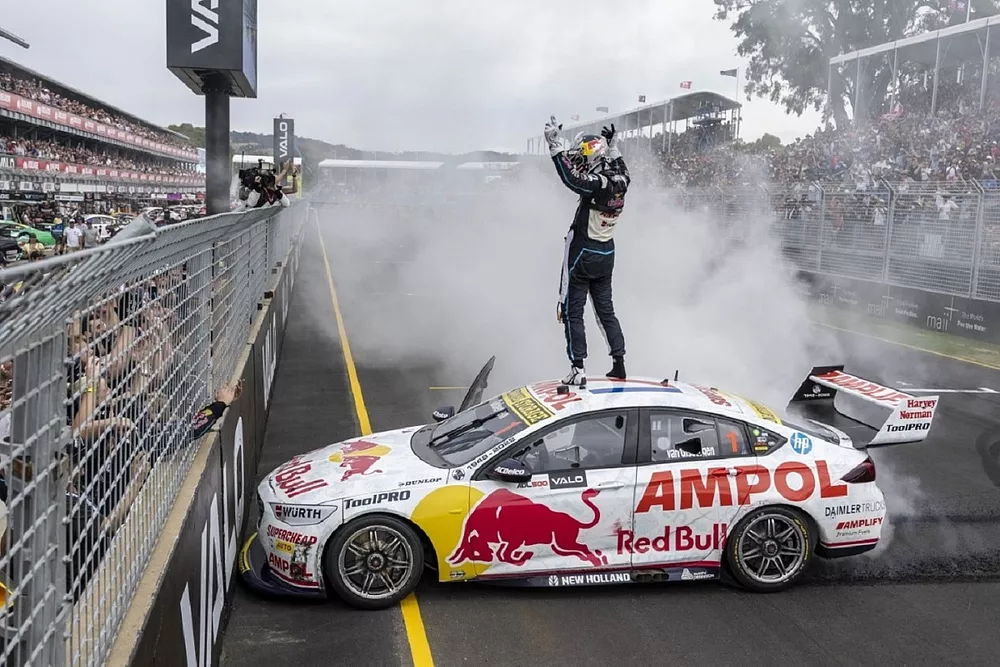 Shane van Gisbergen, Triple Eight Race Engineering celebrates
