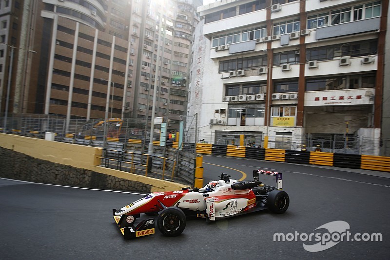 Macau GP: Rosenqvist fastest, Habsburg shunts in first practice