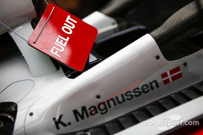 Benzin: Aufregung nach Disqualifikation von Ocon und Magnussen