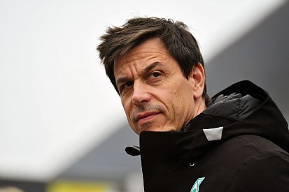 Chefe da Mercedes diz que 2018 é ano de julgar Liberty Media