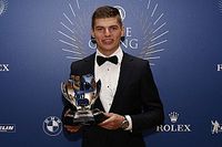 Verstappen gan&oacute; dos premios en la Gala de la FIA