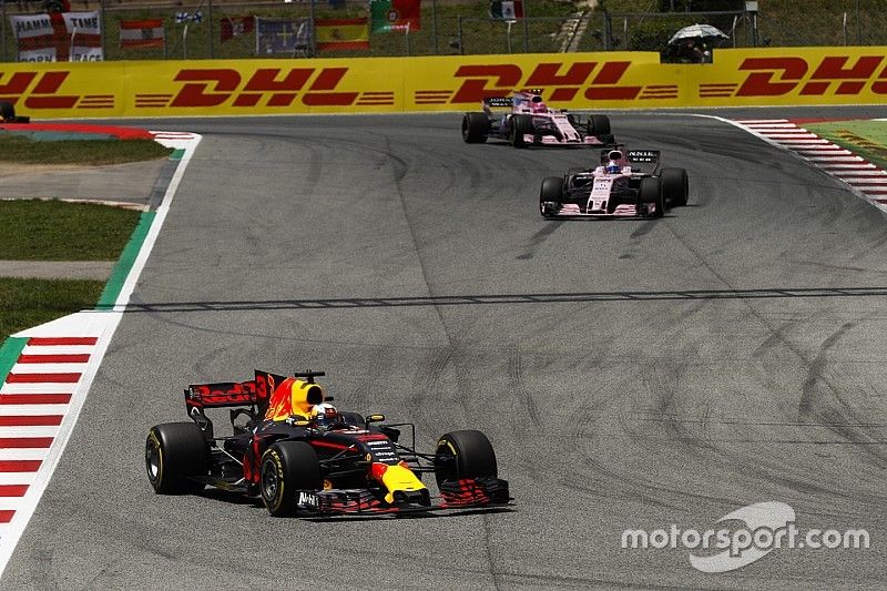 Daniel Ricciardo, Red Bull Racing RB13, Sergio P&eacute;rez, Sahara Force India F1 VJM10, Esteban Ocon, Sah