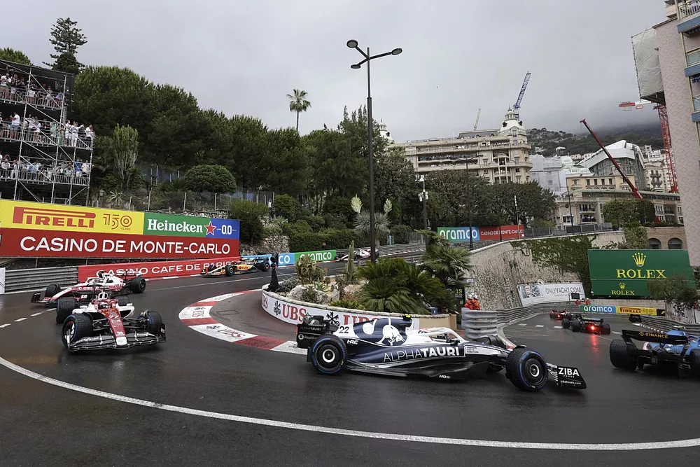 Yuki Tsunoda, AlphaTauri AT03, Valtteri Bottas, Alfa Romeo C42, Mick Schumacher, Haas VF-22