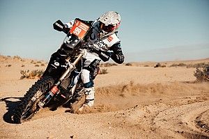 Javi Vega cumple su "objetivo" del podio, a un paso de la gloria en el Dakar