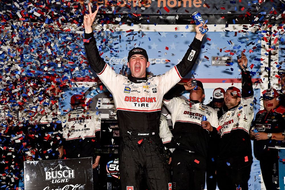 El ganador Austin Cindric, Team Penske, Ford Mustang