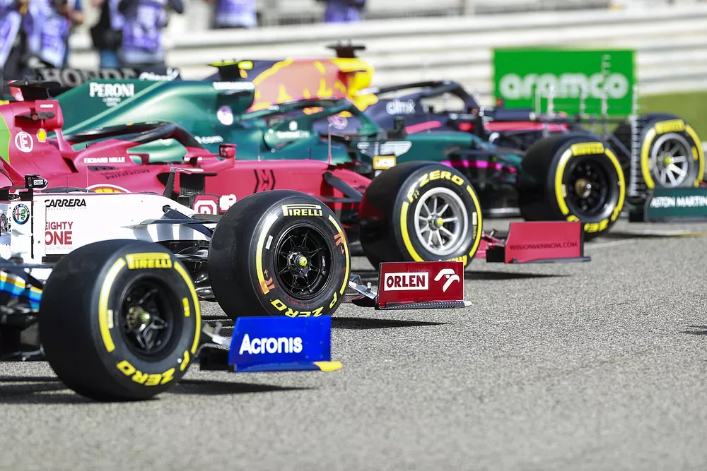 Pirelli tires on the Alfa Romeo Racing C41 