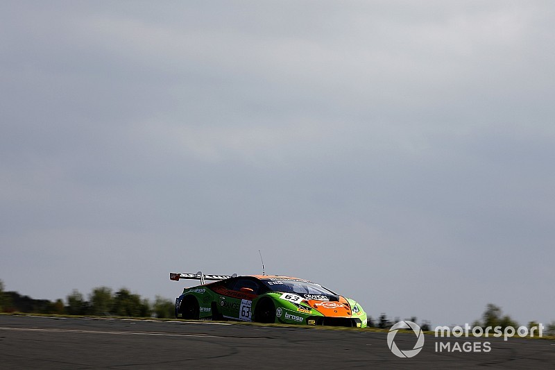 Bortolotti e Stolz conquistano le pole al Nurburgring in una sessione ad alta tensione