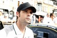 Andy Soucek subasta su equipamiento con fines benéficos