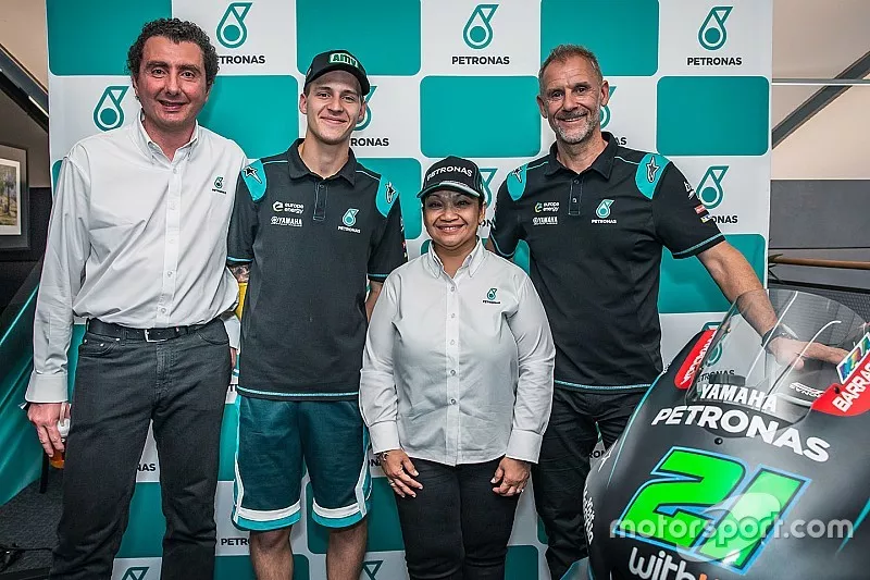 Fabio Quartararo, Petronas Yamaha SRT with Noor Afiza Mohd Yusof, Dr Andrea Dolfi and Wilco Zeelenberg, Petronas Yamaha SRT Team Manager 
