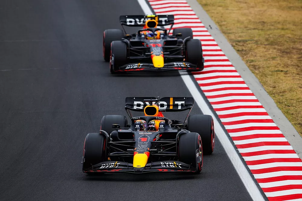 Max Verstappen, Red Bull Racing RB18, Sergio P&eacute;rez, Red Bull Racing RB18