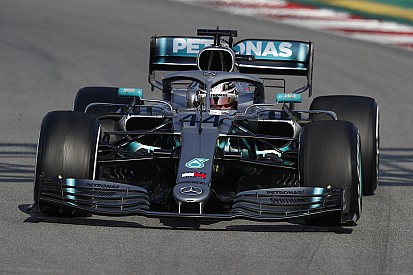 Hamilton juge les pneus 2019 un peu "trop durs"