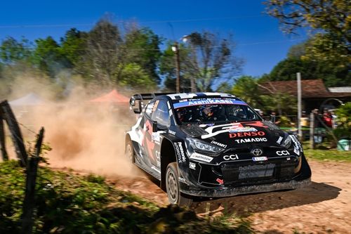 WRC Paraguay: Rovanpera lidera un caótico viernes de pinchaduras