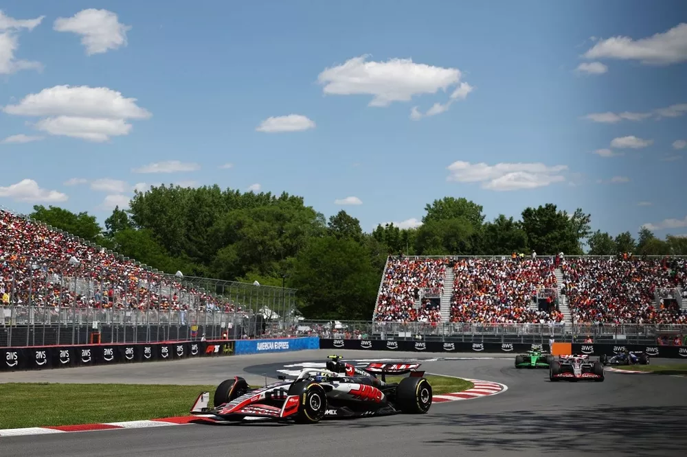 Esteban Ocon, Haas F1 Team, Oliver Bearman, Haas F1 Team, Gabriel Bortoleto, Sauber