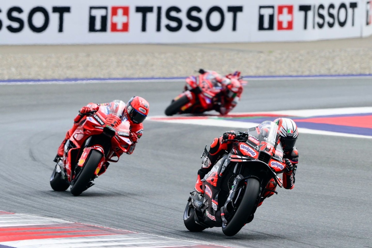Un souci sur l'Aprilia a troublé Bezzecchi dans son duel avec Márquez