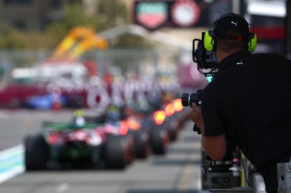 Coches en el pitlane