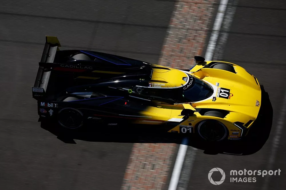 #01 Cadillac Chip Ganassi Racing Cadillac V- Series.R: Sebastien Bourdais, Renger van der Zande