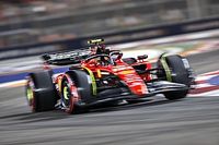 F1: Sainz faz a pole para o GP de Singapura em classificação com batida forte de Stroll e Red Bull eliminada no Q2