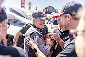 La bendición de un cura para que Sainz ganara el Dakar 2024