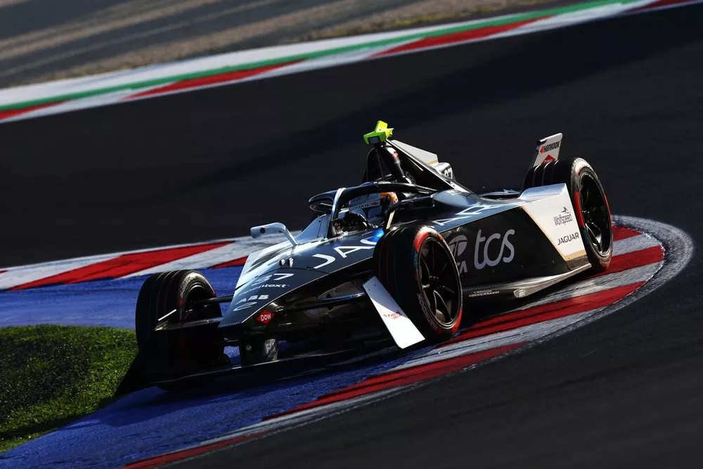 Nick Cassidy, Jaguar TCS Racing, Jaguar I-TYPE 6