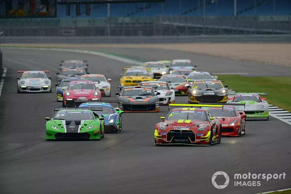 Race 1 start - GT Cup - Silv 15-16.8 (3).JPG
