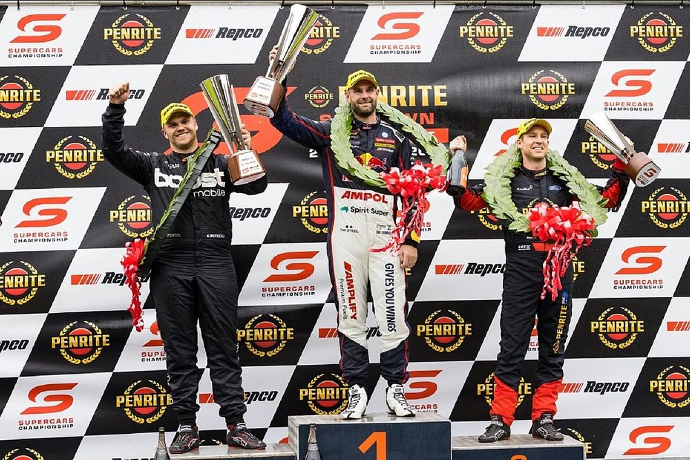 Podium: Race winner Shane van Gisberben, Triple Eight Race Engineering Holden, second place Brodie Kostecki, Erebus Holden, third place David Reynolds, Kelly Grove Ford