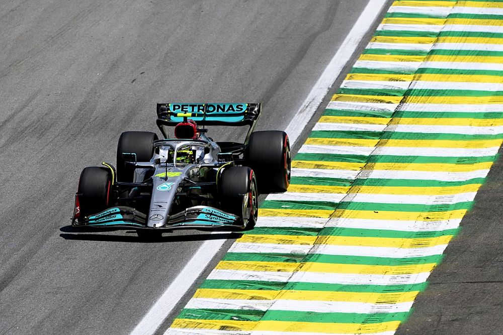 Lewis Hamilton, Mercedes W13