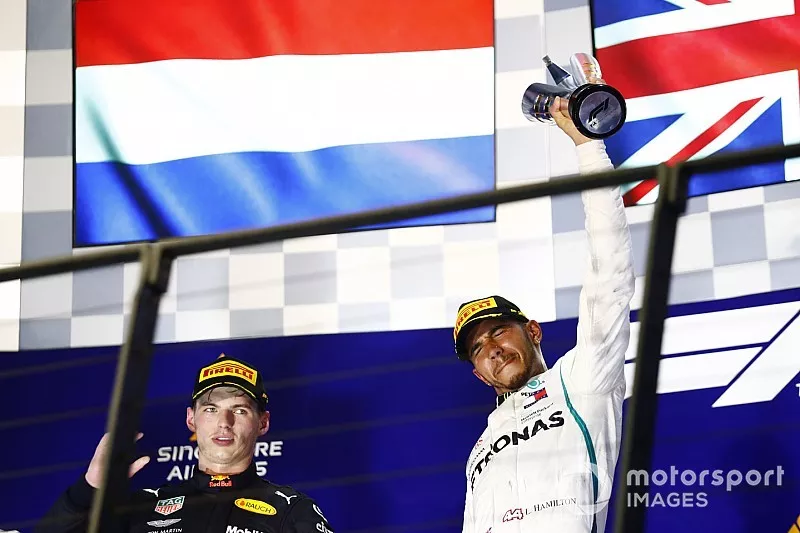 Podio: segundo lugar Max Verstappen, Red Bull Racing, ganador de la carrera Lewis Hamilton, Mercedes AMG F1
