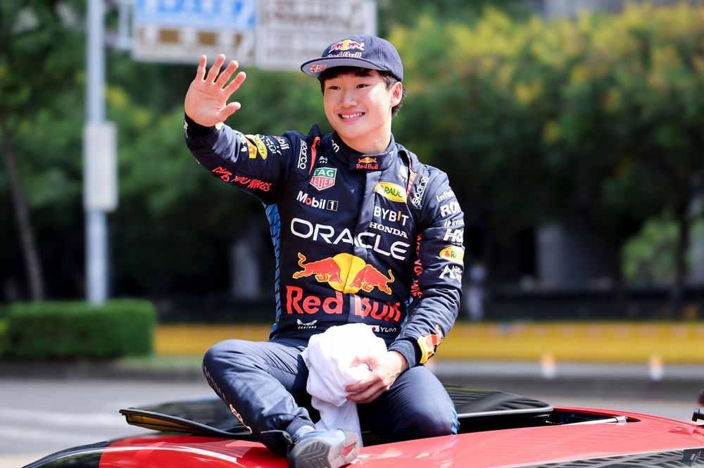 F1 日本GP 2025 レッドブル ドライバーシール フェルスタッペン 角田