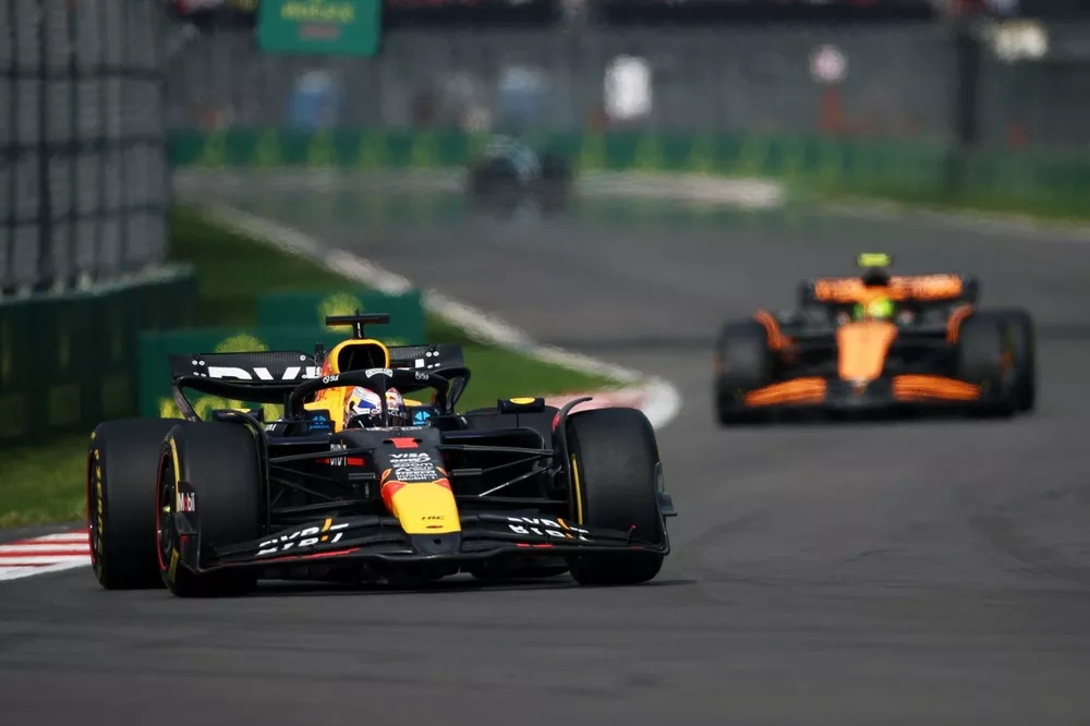 Max Verstappen, Red Bull Racing RB20, Lando Norris, McLaren MCL38