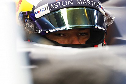 Gasly présente le casque de sa première saison avec Red Bull
