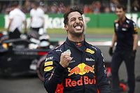 Comemora&ccedil;&atilde;o da pole de Ricciardo irritou Verstappen, diz pai
