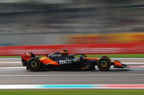 F1: Norris volta a bater Verstappen e lidera TL2 em Abu Dhabi, com Piastri 11&ordm; e Bortoleto 6&ordm;