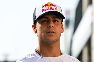 Lindblad explica la ventaja que tiene antes de su debut en la F1 2026