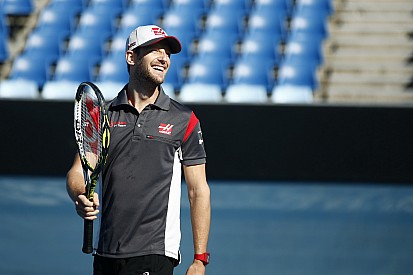 Grosjean compara fase negativa com a do tenista Djokovic