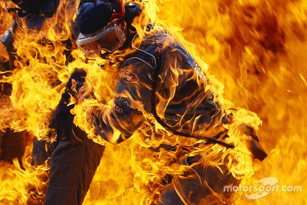 Fire during pit stop of Jos Verstappen, Benetton B194 Ford