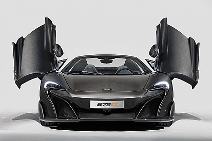 Une McLaren 675LT totalement en carbone