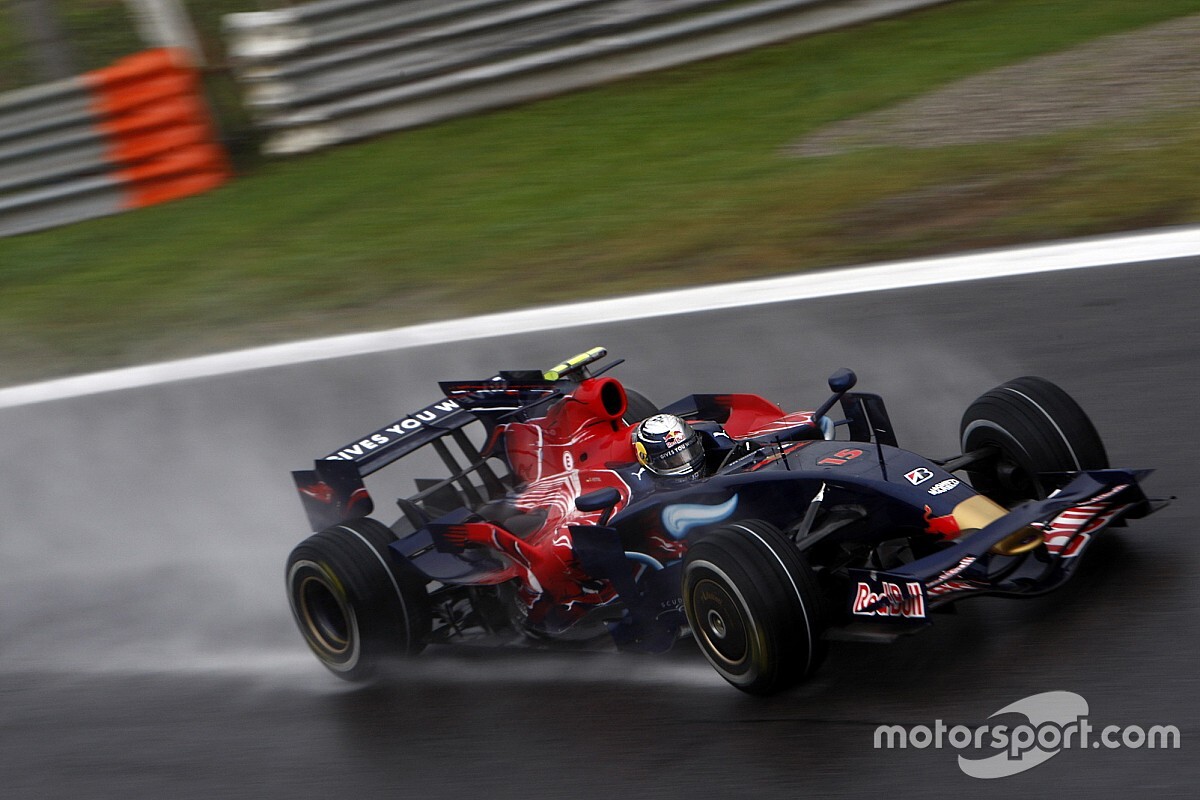 Ma 10 éve, hogy Vettel megszerezte az első rajtelsőségét az F1-ben