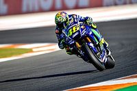 Rossi se queja de la moto de Yamaha en la última calificación del año