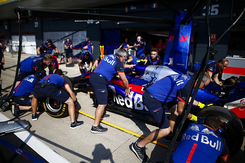 イギリスFP1速報:ハミルトン首位。トロロッソはガスリー12番手