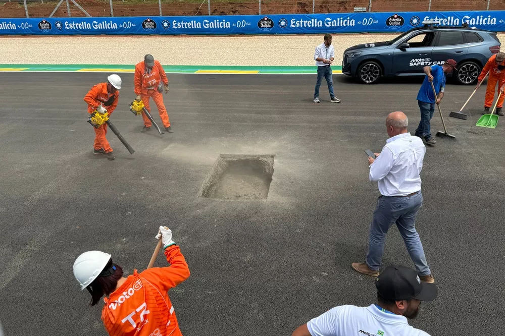 Buco sul rettilineo di partenza/arrivo