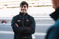 Caio Collet acelera carro da Indy em oval pela primeira vez em Nashville
